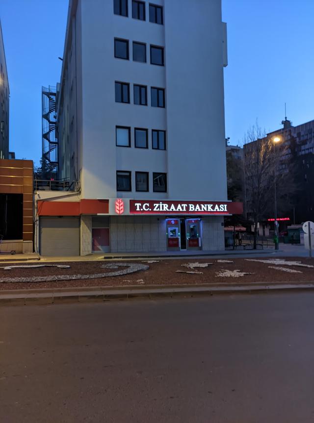Ziraat Bankası Akay/Ankara Şubesi — Kızılay mağaza
