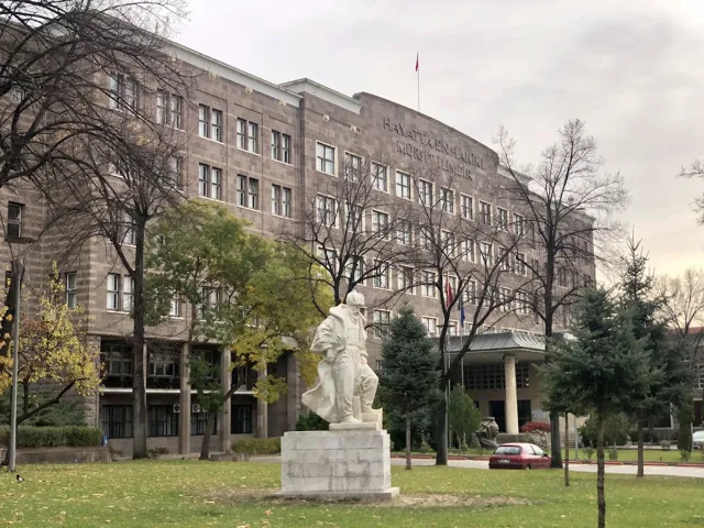 Ankara Üniversitesi Dil ve Tarih-Coğrafya Fakültesi