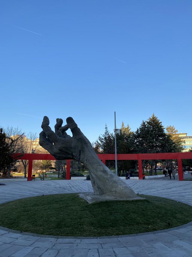 Sıhhiye Metro Abdi İpekçi Parkı Girişi — Kızılay mağaza
