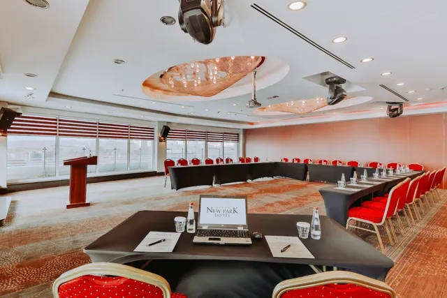 New Park Hotel